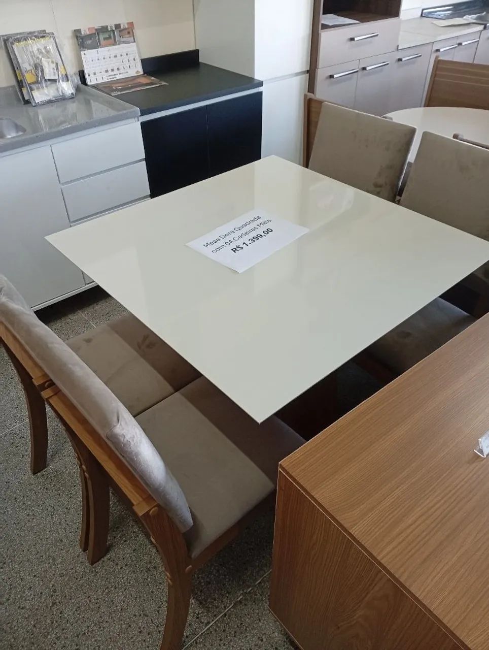 Mesa Dora Quadrada 4 cadeiras Milla - Foto 2