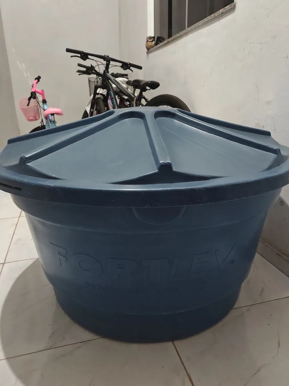 Caixa d?água 310 Litros 