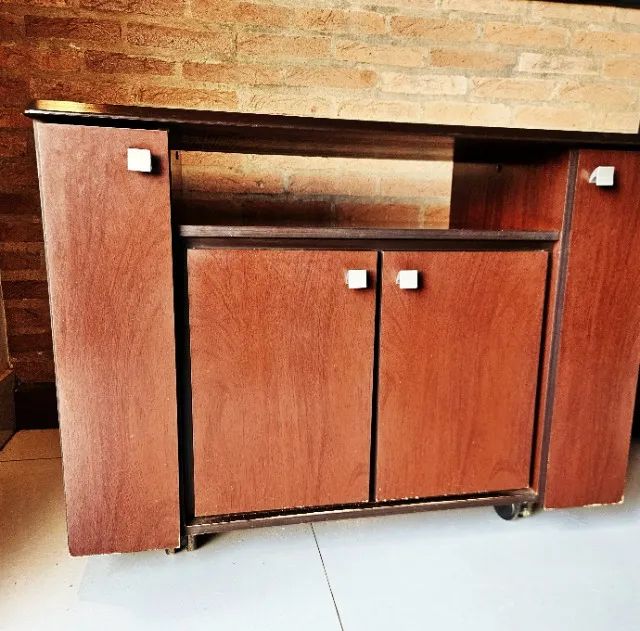 Rack Multiuso Design elegante com Rodinhas e Portas - Foto 5