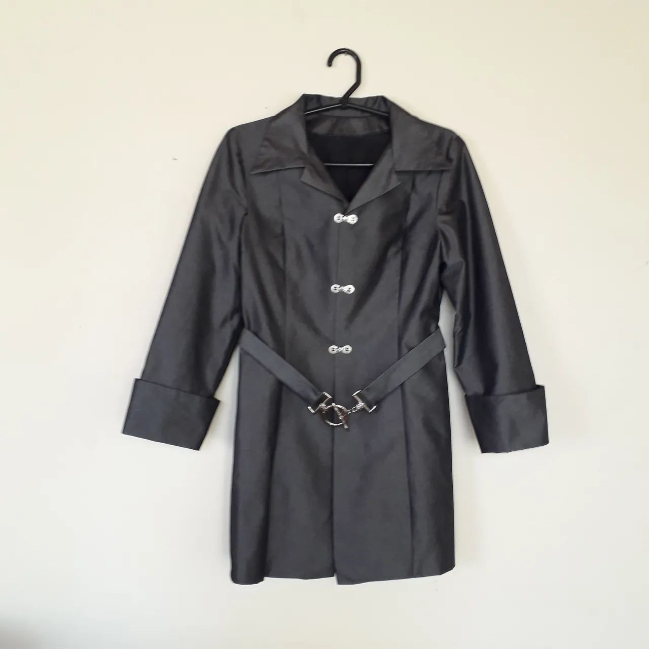 Casaco feminino com cinto