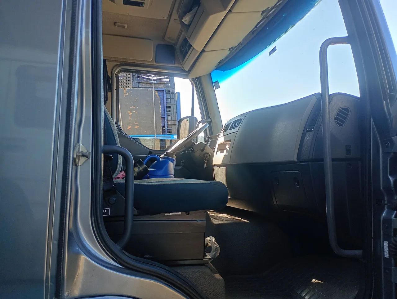 Volvo vm 330 ano 2121 - Foto 4