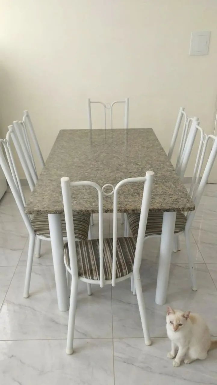 Mesa de granito 1,40x75 + 6 cadeiras estofadas