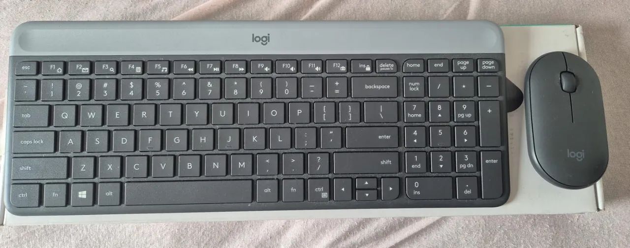 Kit teclado e mouse sem fio Logitech MK470
