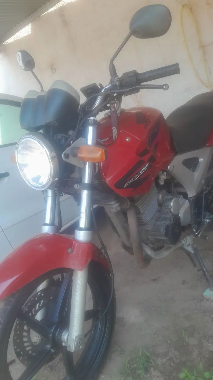 Vendo ou troco CBX 250 cc - Foto 2