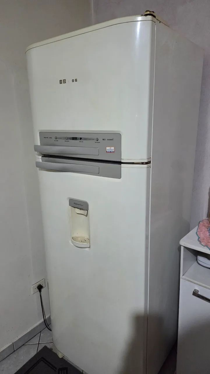 Geladeira eletrolux 430l