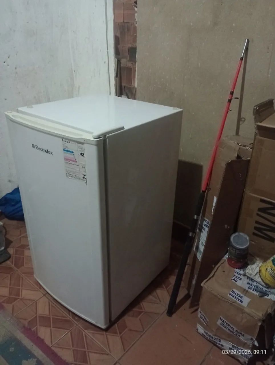 Frigobar em ótimo estado funcionando  perfeitamente muito lindo  - Foto 2