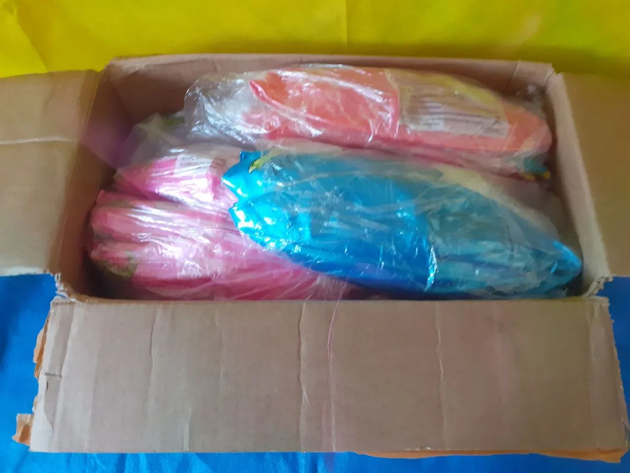 Caixa de bolas Poing Poing e a bomba 