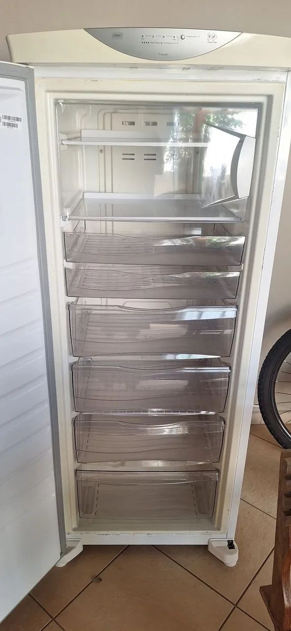 Freezer vertical BVG24 Brastemp - Foto 2