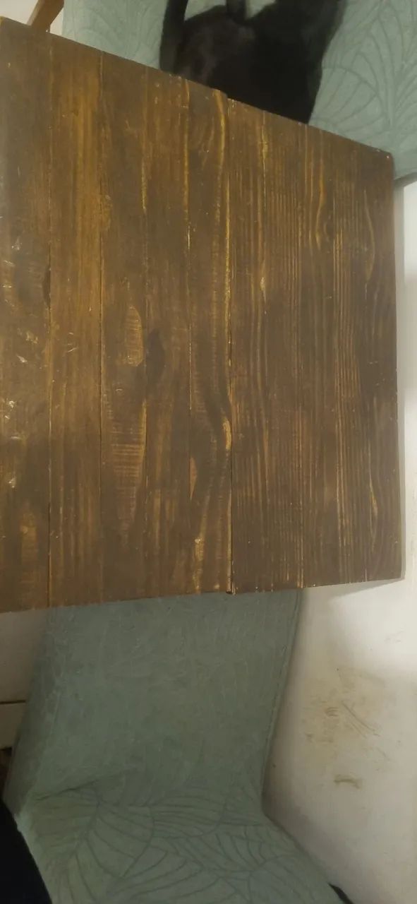 Vendo uma mesa usada ,pinus, rústica  - Foto 2