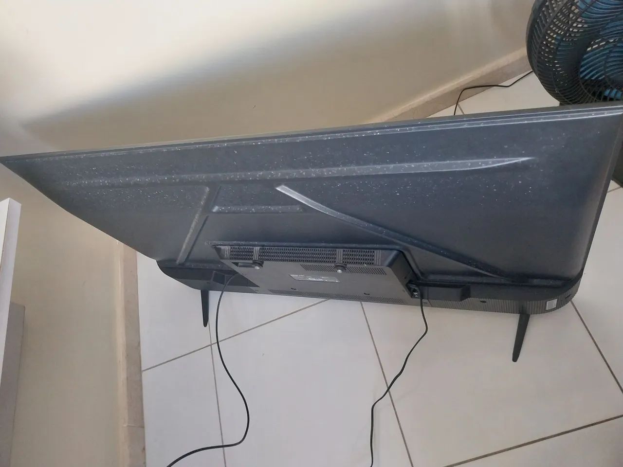 Vendo TV smart digital de 50 polegadas com uma listra  o centro da tela.  - Foto 4