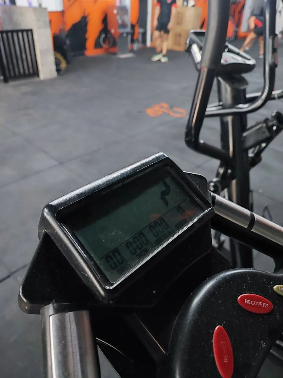 Equipamentos de musculação e elípticos, profissionais de academia. - Foto 5