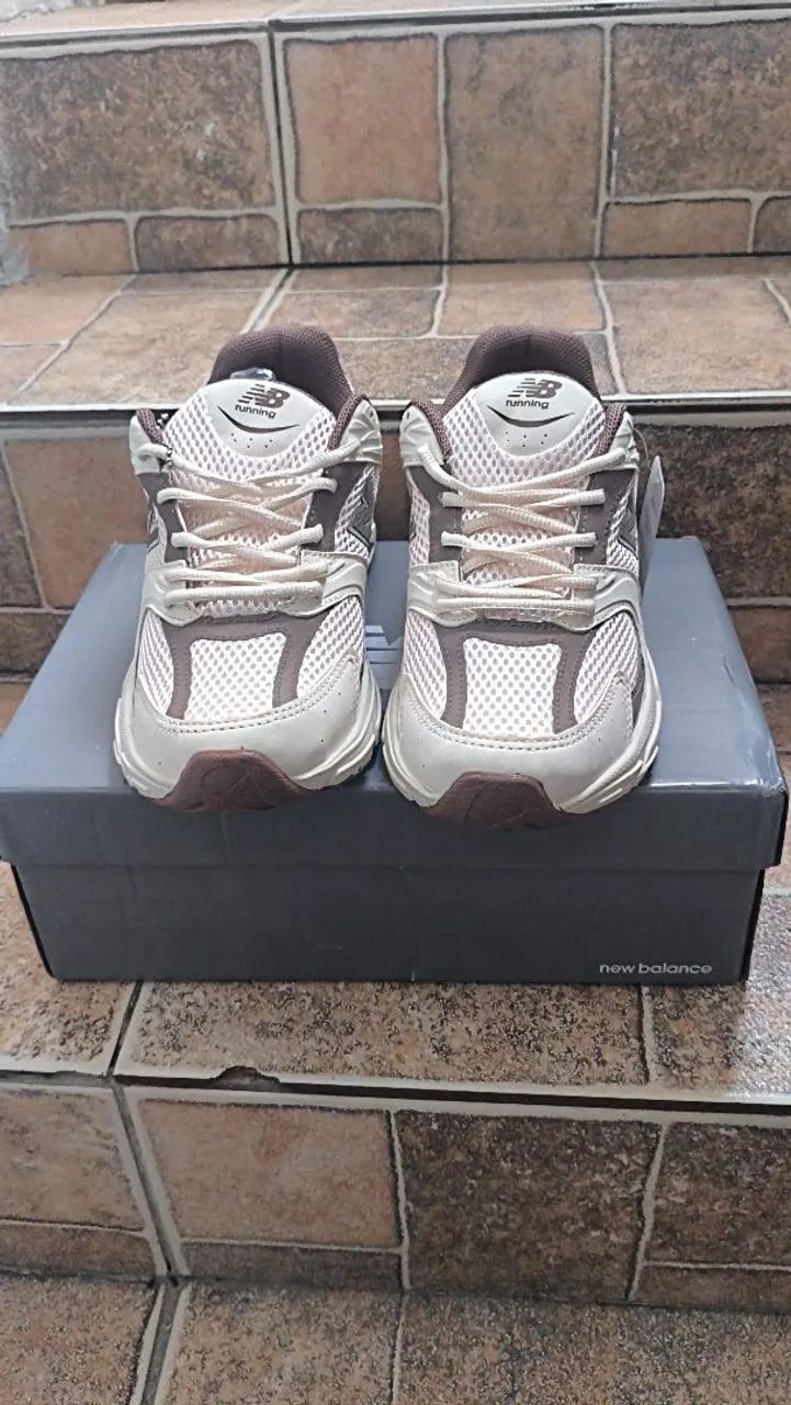 New Balance 530 Off White e Chocolate