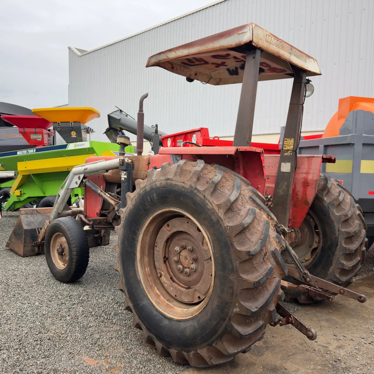 Trator MF 275 lamina Marispan  - Foto 4