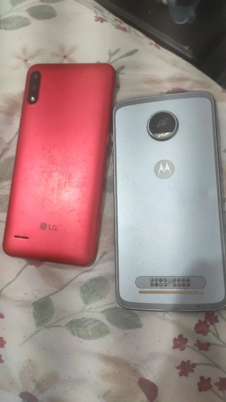 2 celulares para retirada de peças 