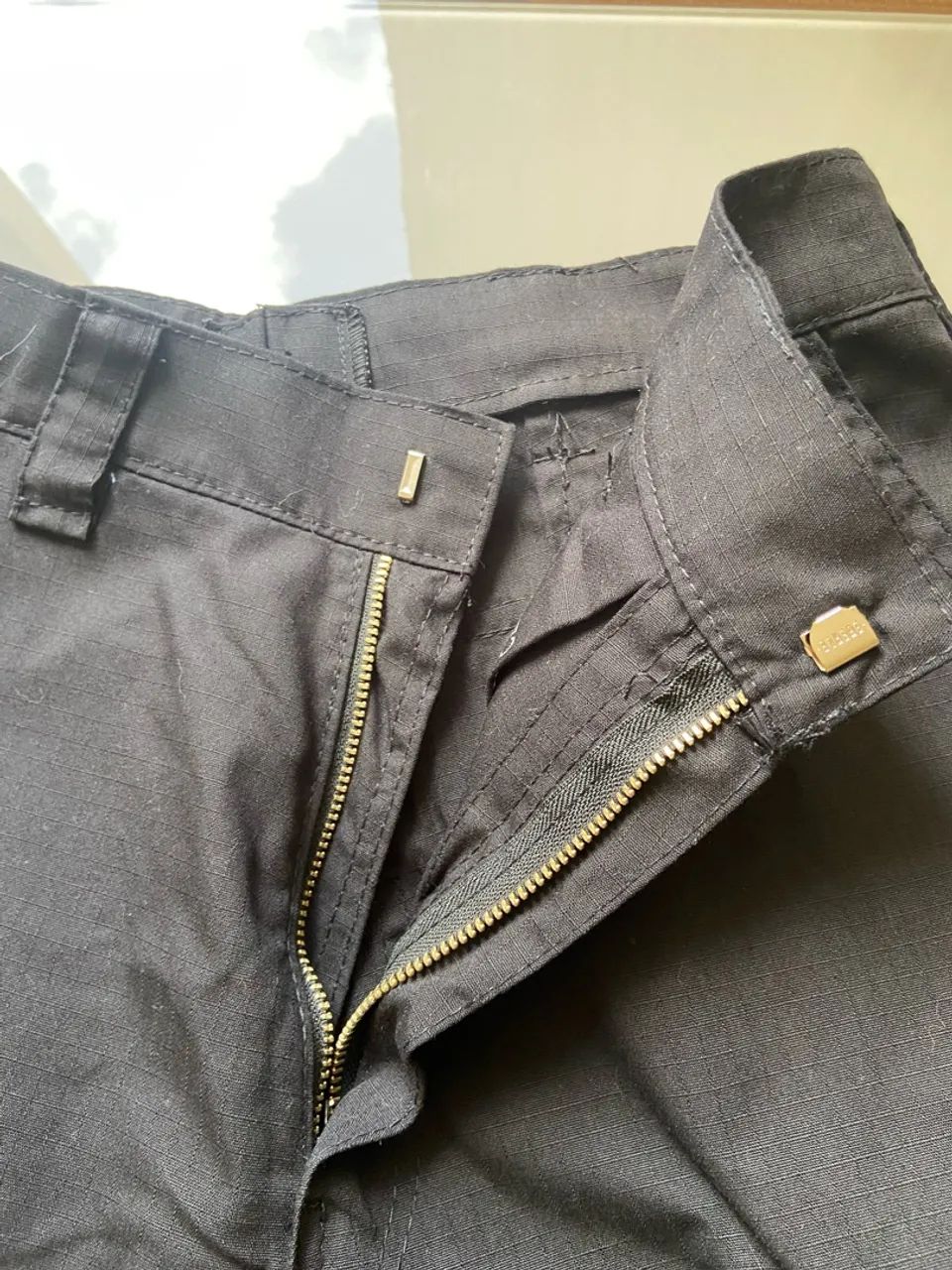 Calça tática preta 6 bolsos  - Foto 2