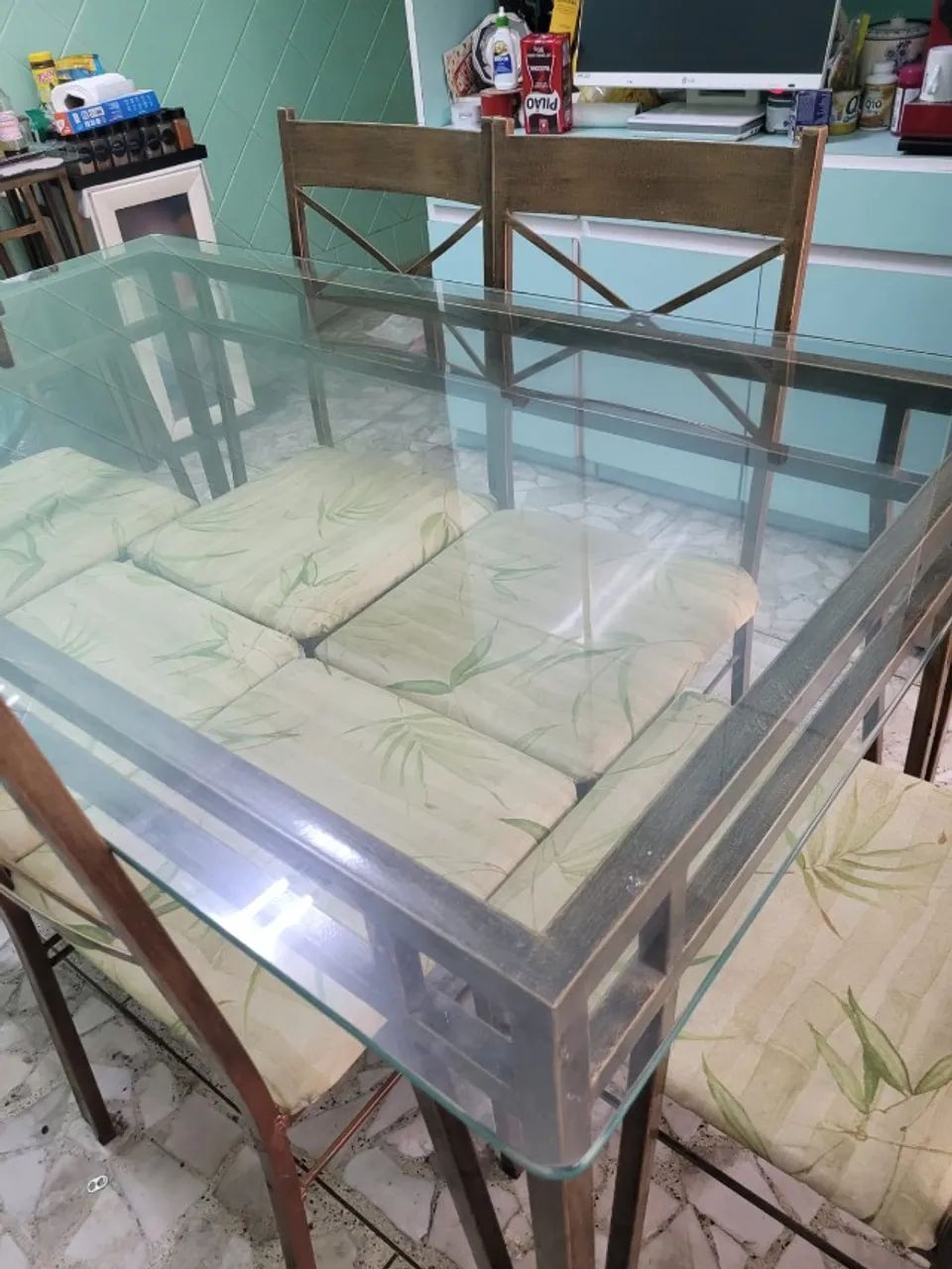 mesa de jantar de ferro e vidro com 6 cadeiras - Foto 2