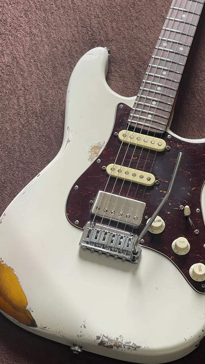 MV Guitars Strat HSS Aged Olympic White Customy  - Foto 4