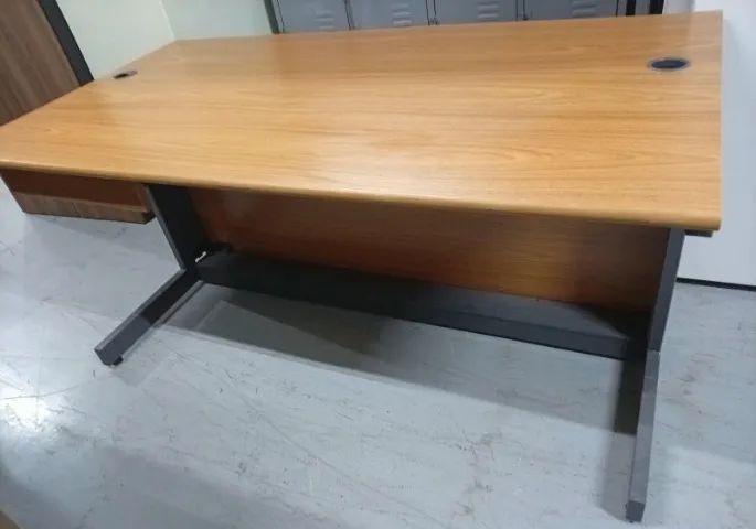 Mesa Para Escritório com 1 gaveta 