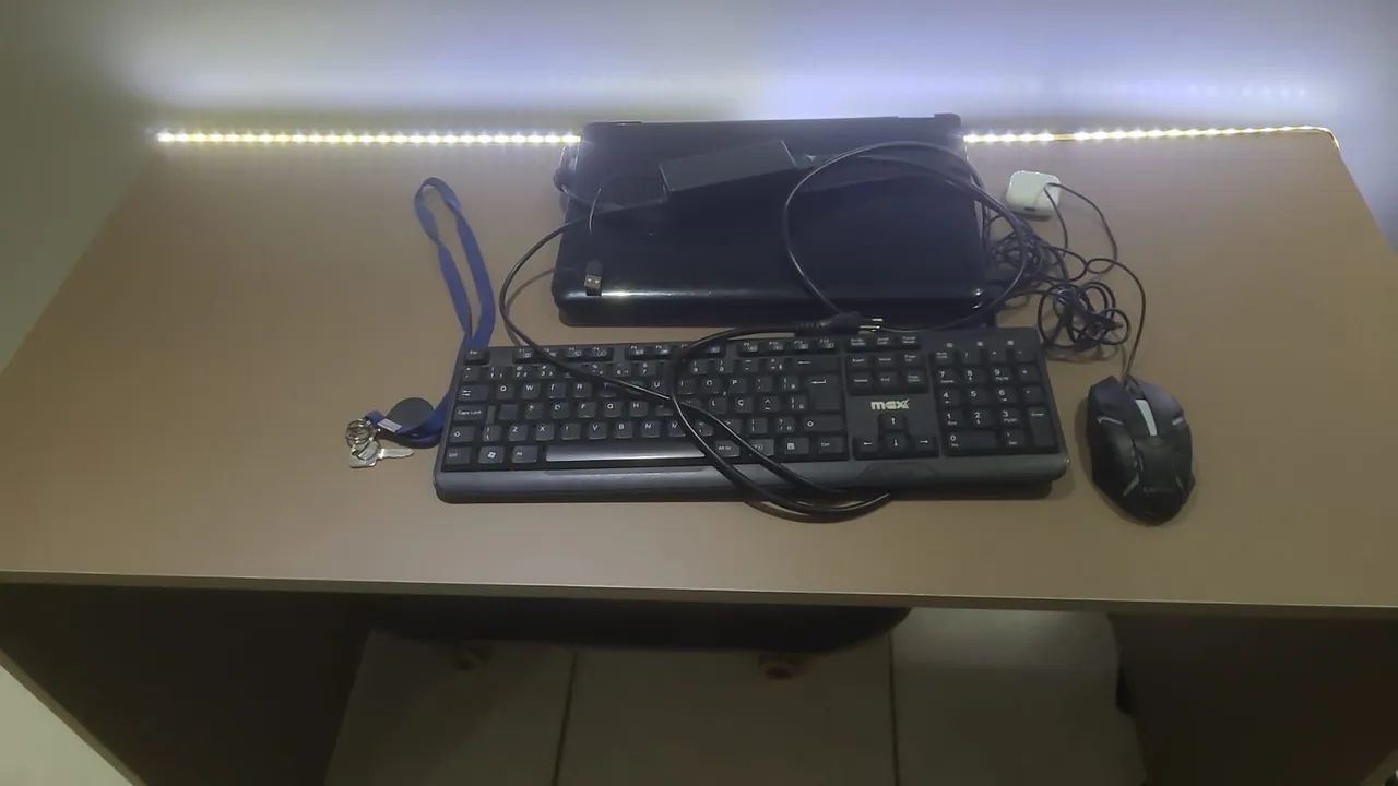 Escrivaninha com led!