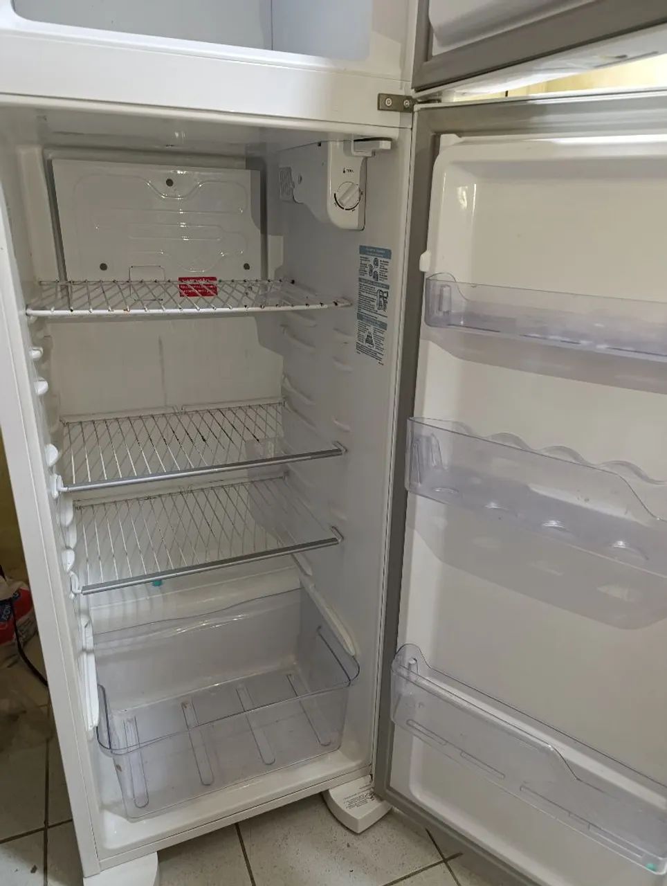 Refrigerador Eletrolux defrost 2 portas  - Foto 4