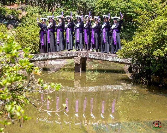 Não teve Formatura não deu para participar? Faço suas fotos com Toga/beca, Lindo Fotolivro