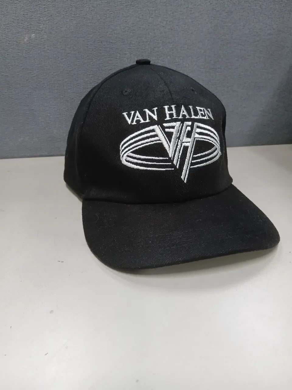 Boné do Van Halen Rock forma grande Valor não abaixa mais já é o menor