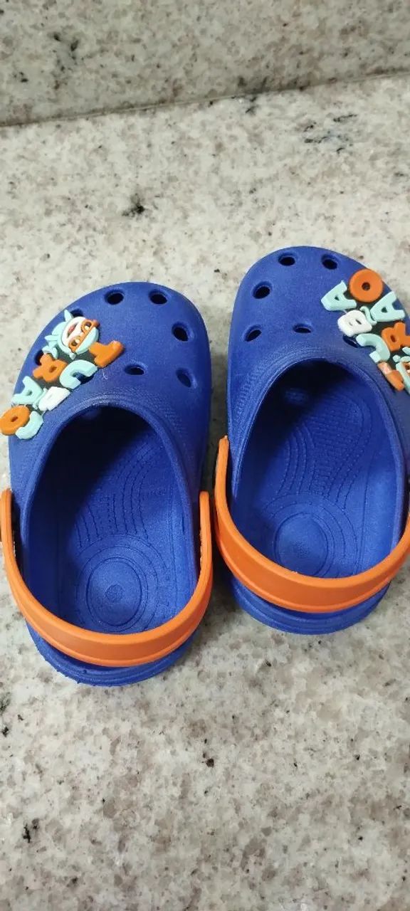Sapato e crocs