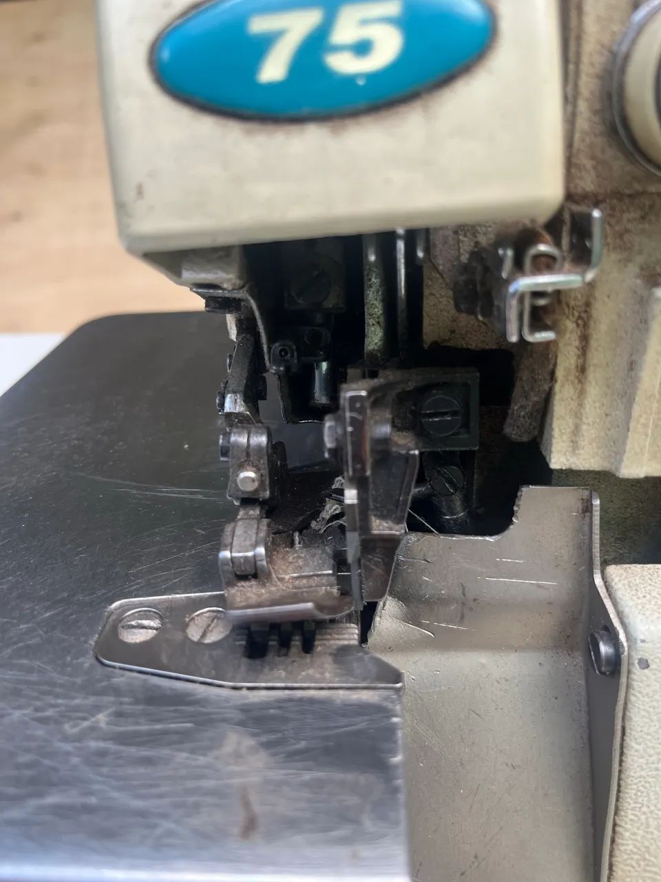 Maquina Overlock 5 fio Completa