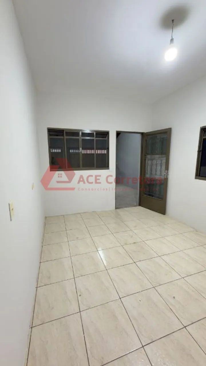 Casa com 3 Dormitórios e Garagem Coberta - Foto 3