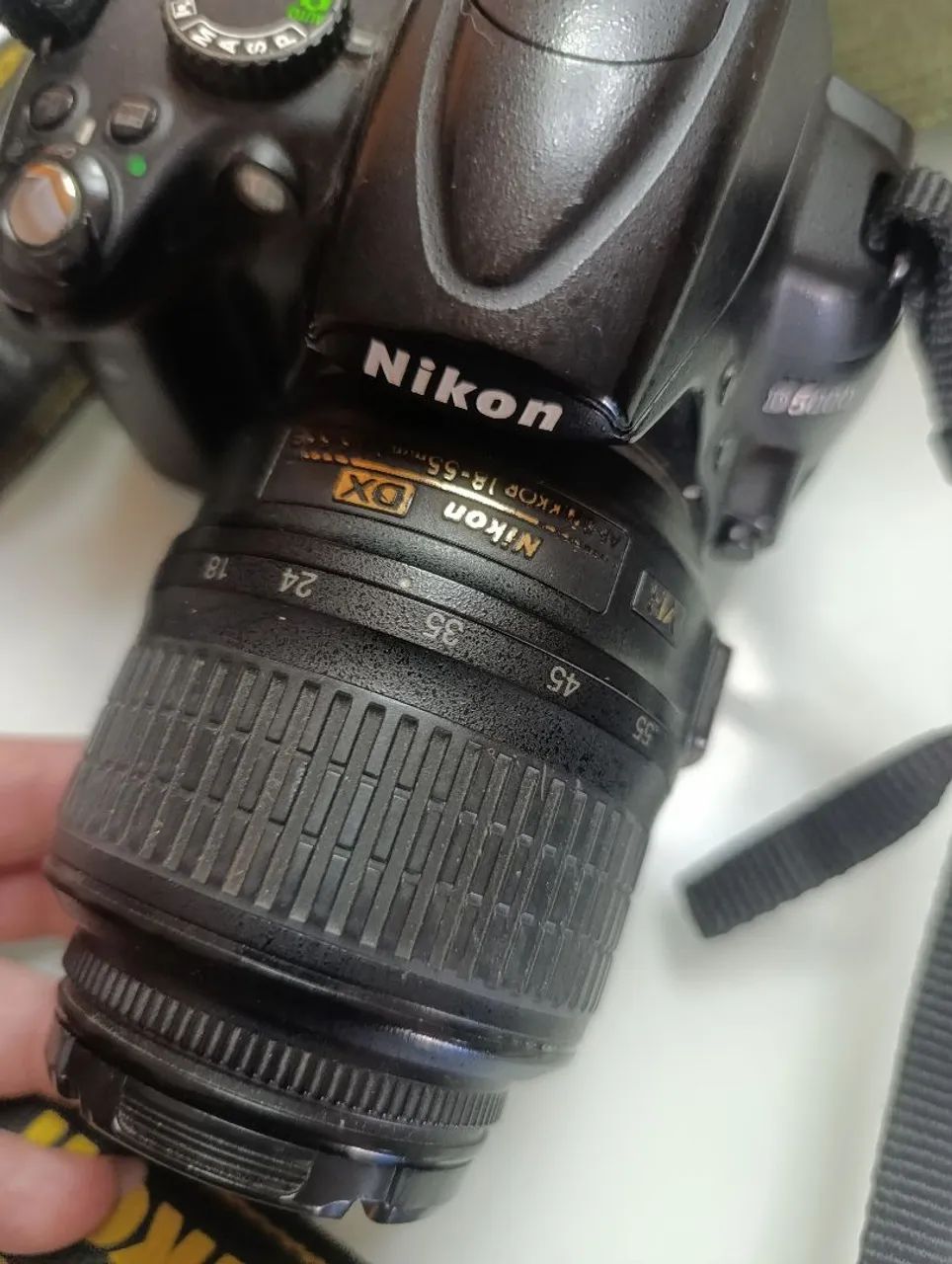 Nikon D5000 - Foto 2