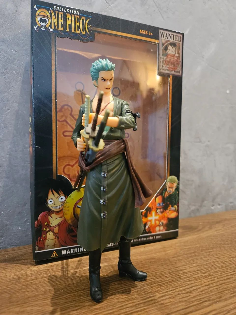 Boneco Zoro na caixa - one piece  - Foto 3