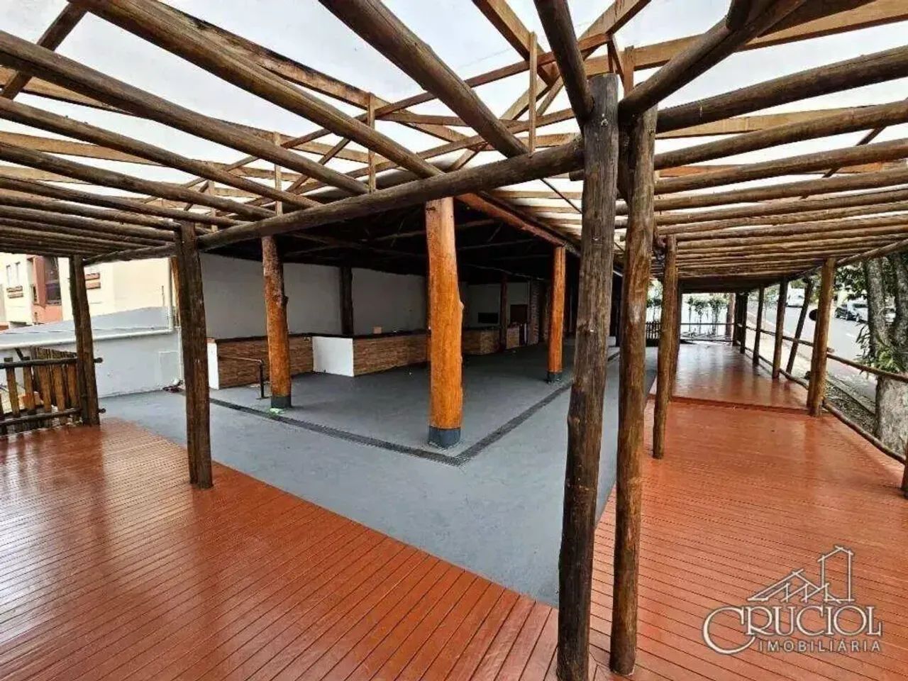 Salão para alugar na Rua Paranaguá com Espírito Santo