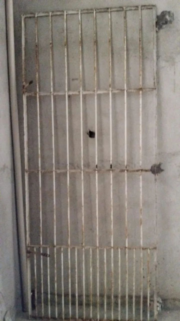 Vendo um portão 