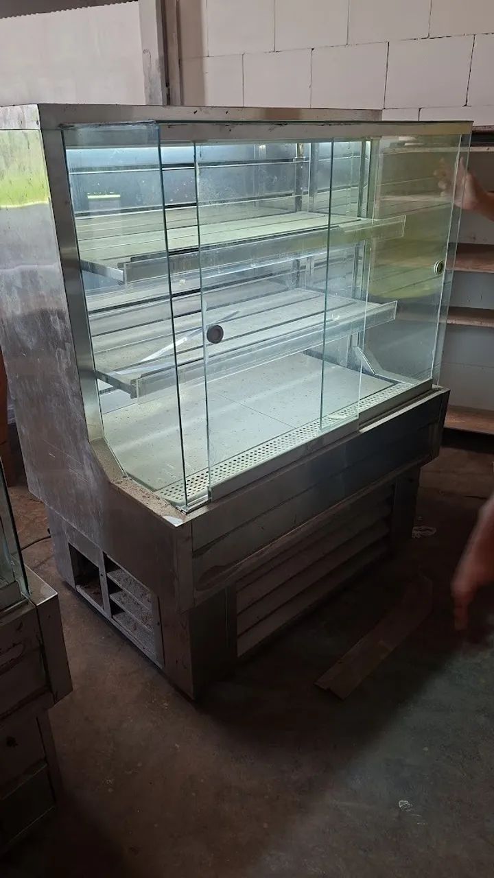 DUAS VITRINE EXPOSITORA 