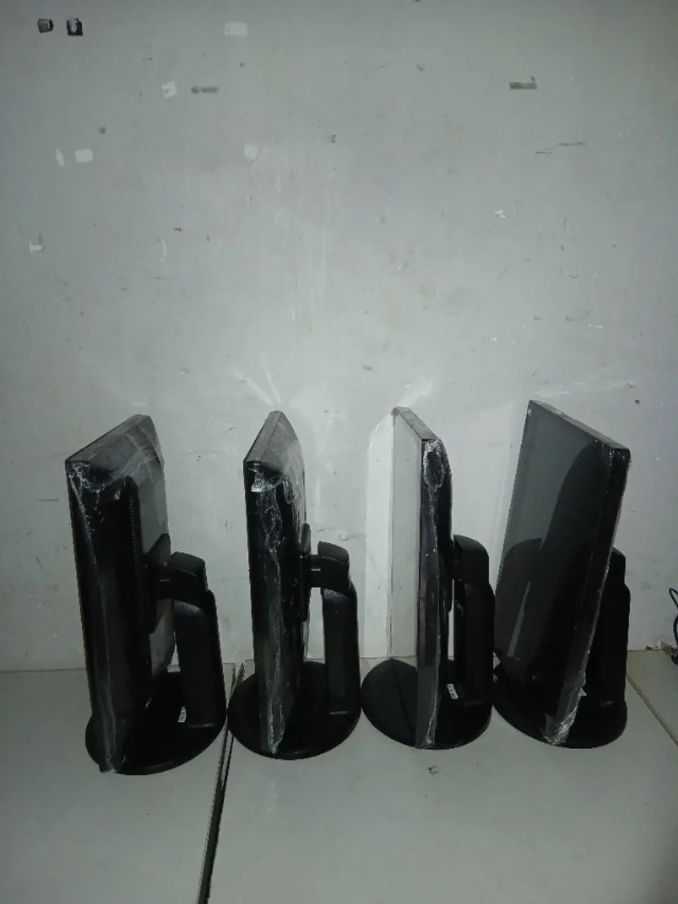 ? MONITOR 20 POLEGADAS - VGA + DVI - BASE GIRATÓRIA   - Foto 5