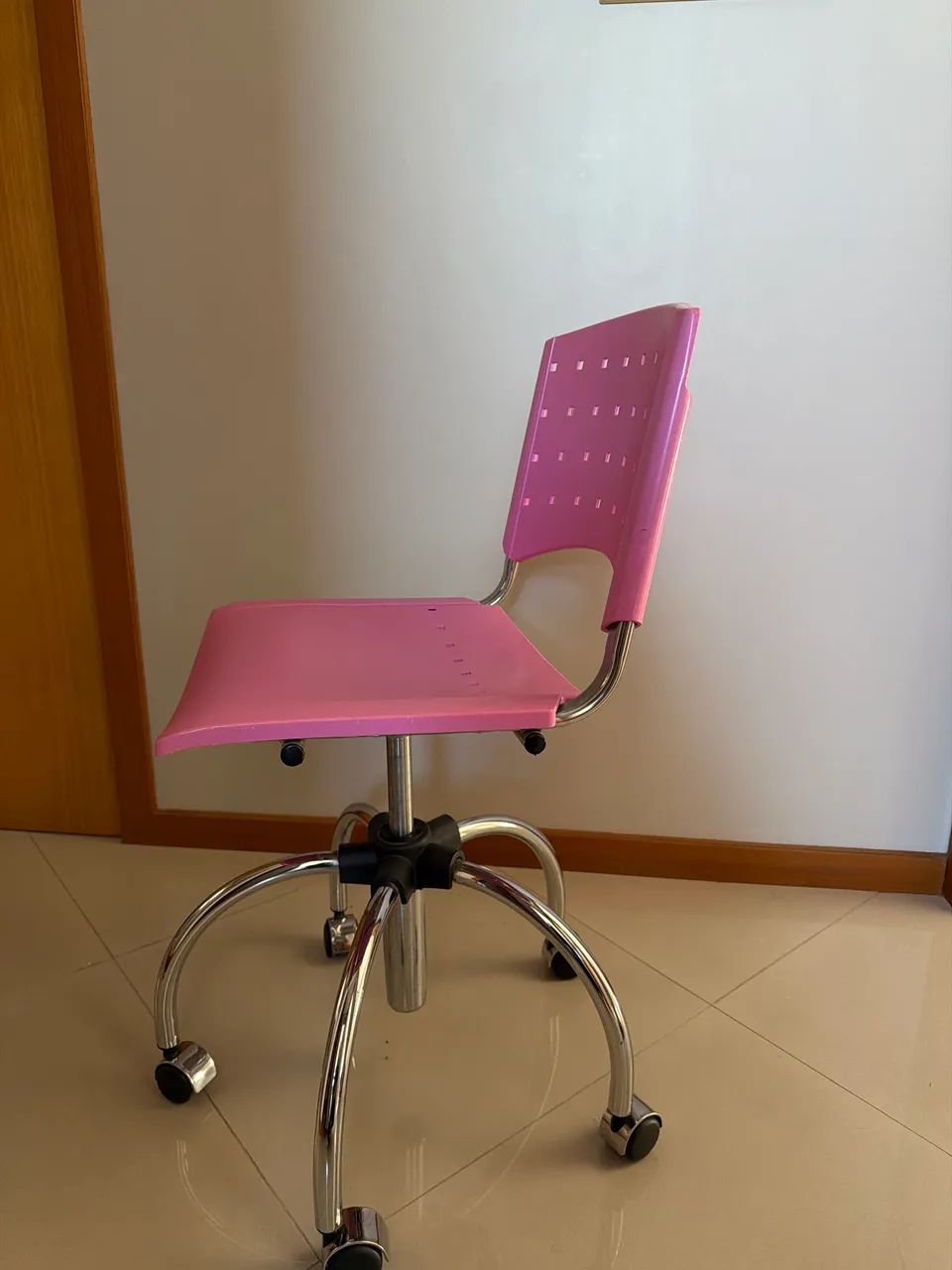 Cadeira de escritório rosa 