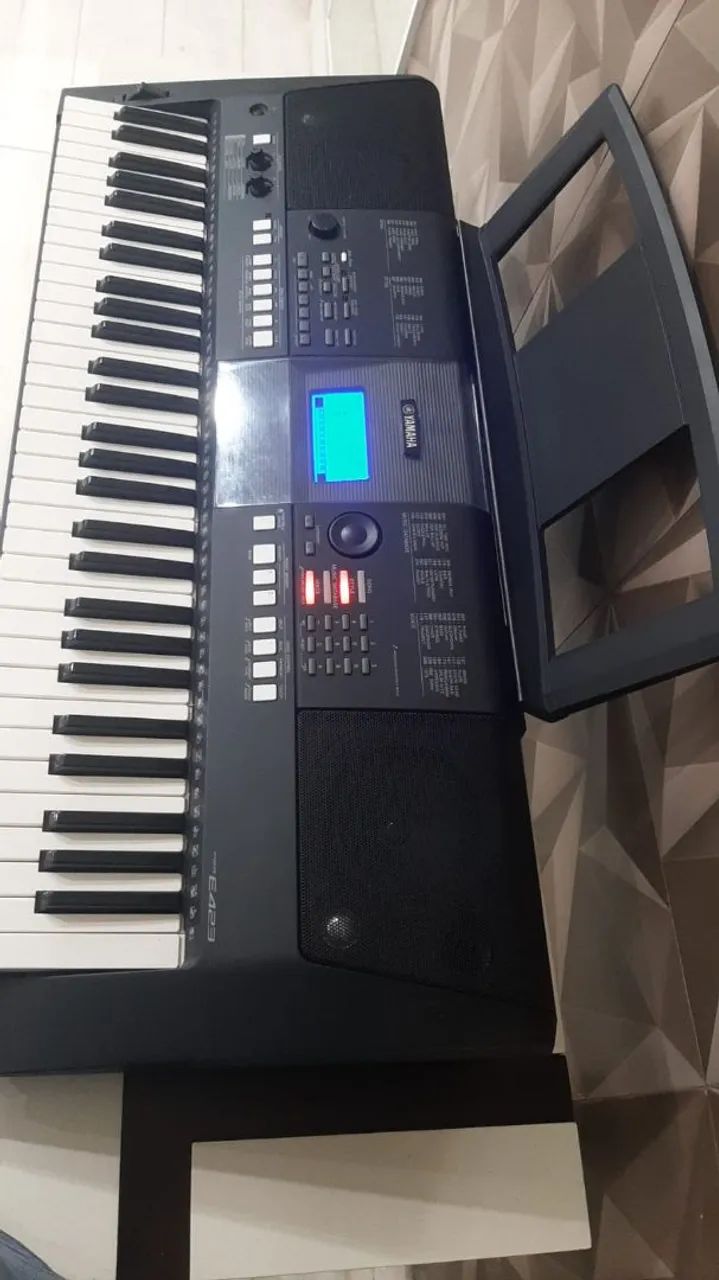 Teclado Yamaha PSR E423  - Foto 2