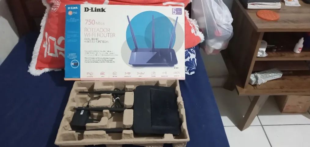 Roteador D-Link DIR-809 AC750 - Dual Band - Perfeito Estado - Foto 2
