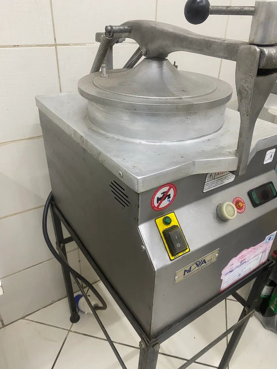 Fritadeira de Frango a Pressão BCK 6000w l Estado de Nova - Foto 2