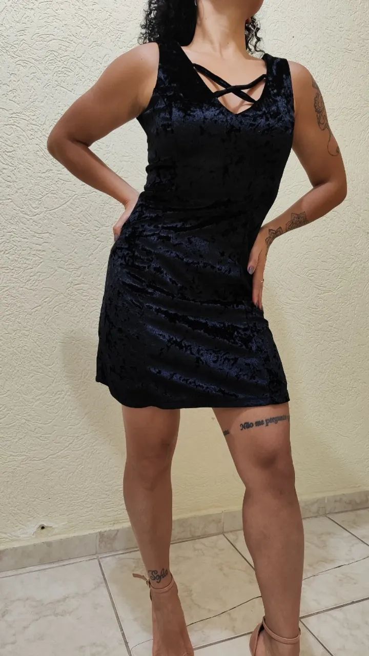 VESTIDO PRETO AVELUDADO