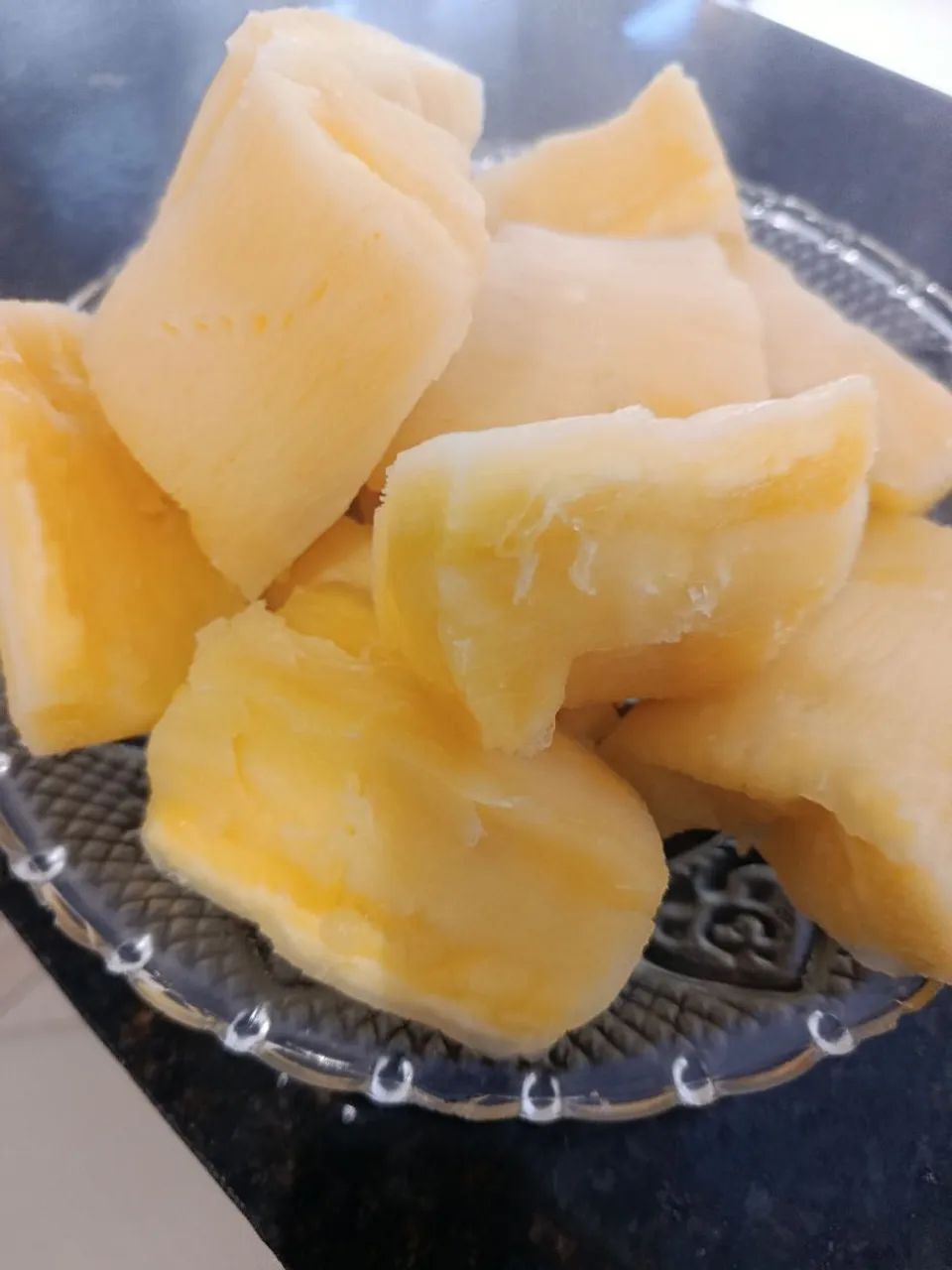 Mandioca amarela de mesa 