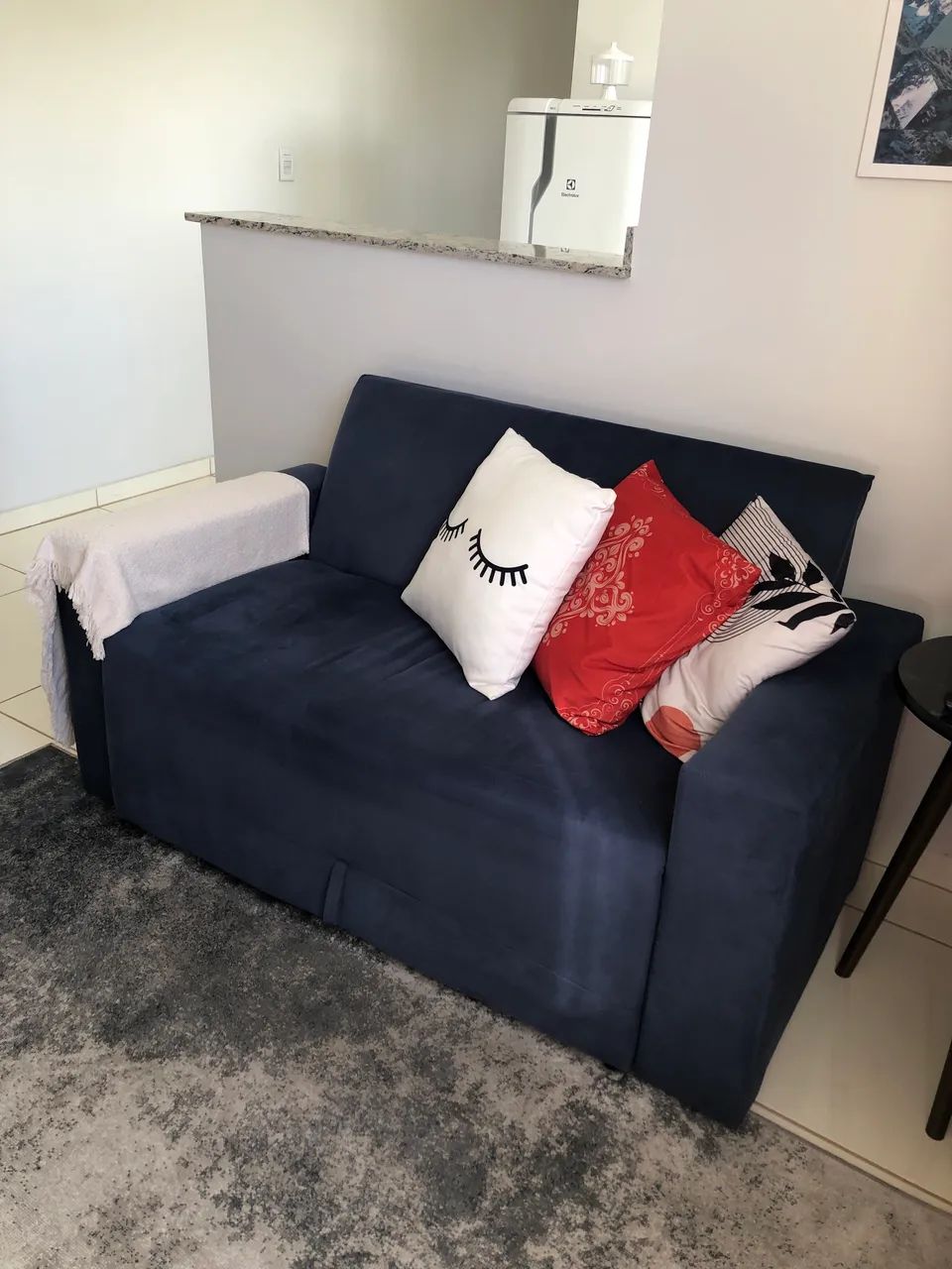Sofá cama 2 lugares azul suede 1,40m - Foto 2