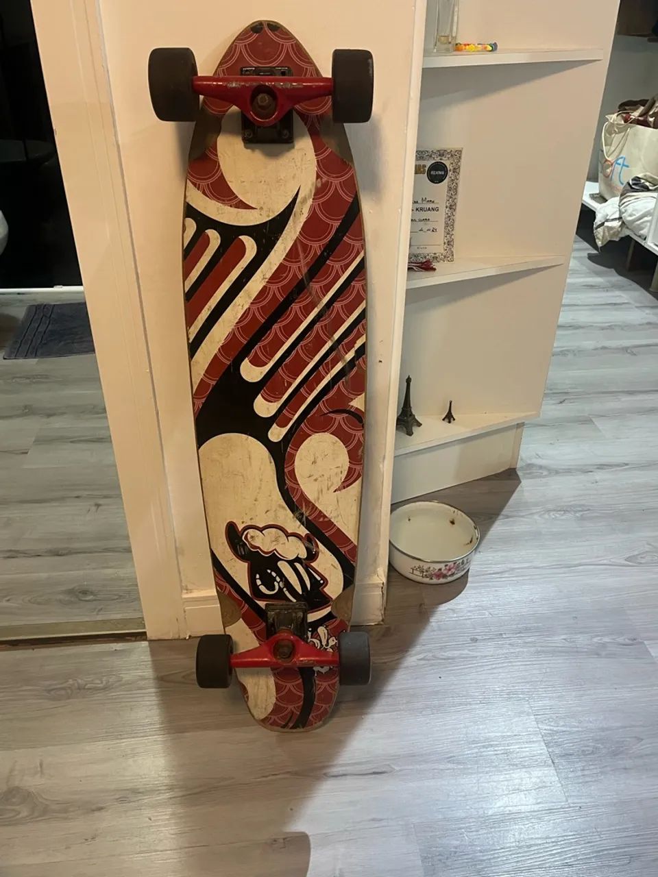 VENDO: GUARDA ROUPA, LONGDOARD, APARADOR PULSER