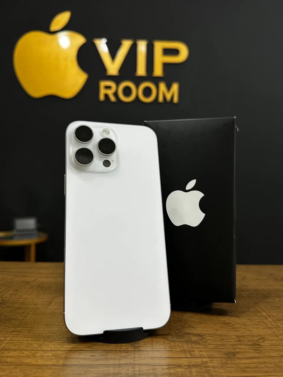 iPhone 16 Pro Max 256gb branco semi novo impecável 