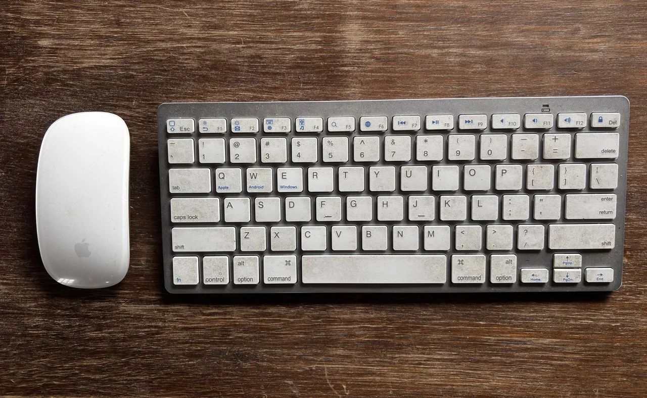 MAGIC MOUSE 2 APPLE E TECLADO SEM FIO