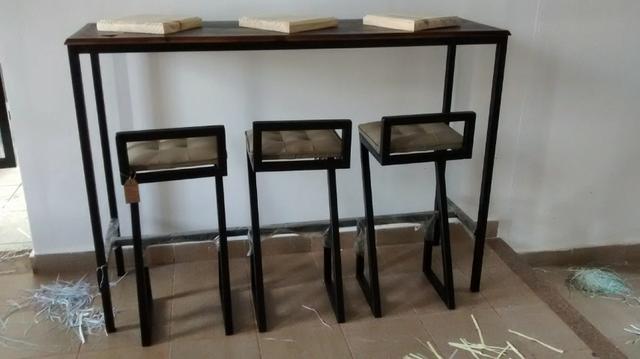 Mesa alta com 3 banquetas - Foto 2