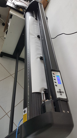 Máquina plotter de recorte para adesivos