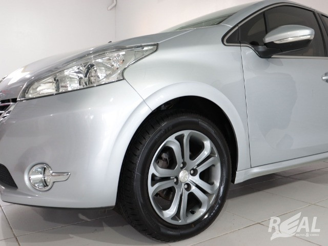 Peugeot 208 Griffe 1.6 AUT Completo Financiamos Em Até 60X Sem Nada De Entrada - Foto 16