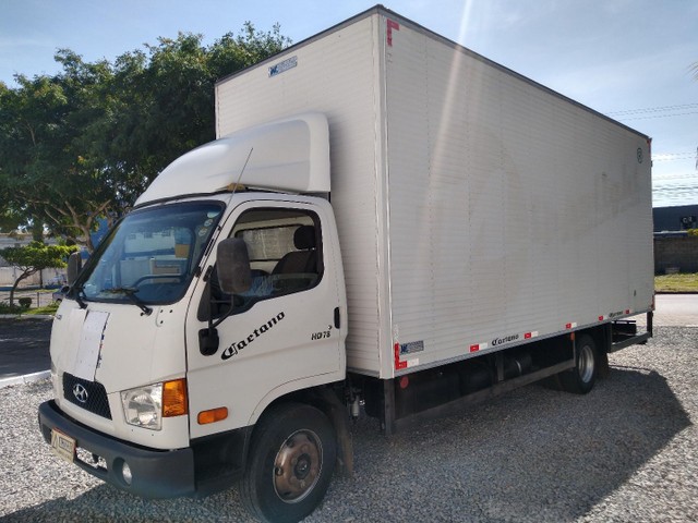 HYUNDAI HD78/11/12 COM BAÚ DE 6.43X2.60 M LIVRES