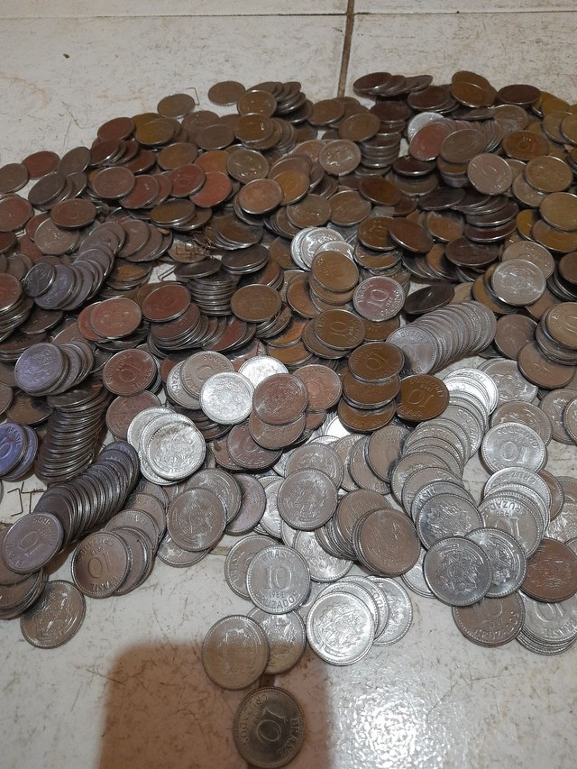 Notas e moedas antigas para colecionador - Foto 2